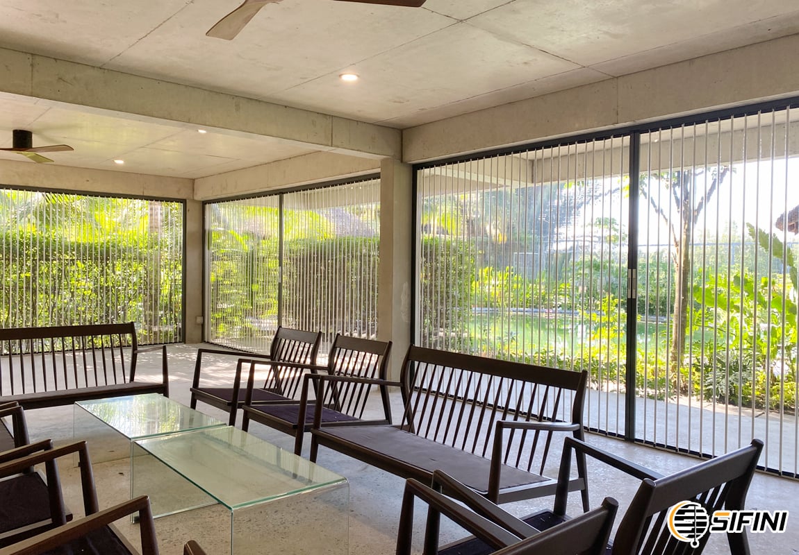 Cửa xếp lá nhựa trong