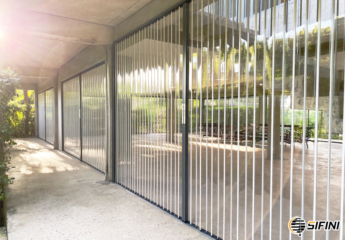 Cửa xếp lá nhựa trong