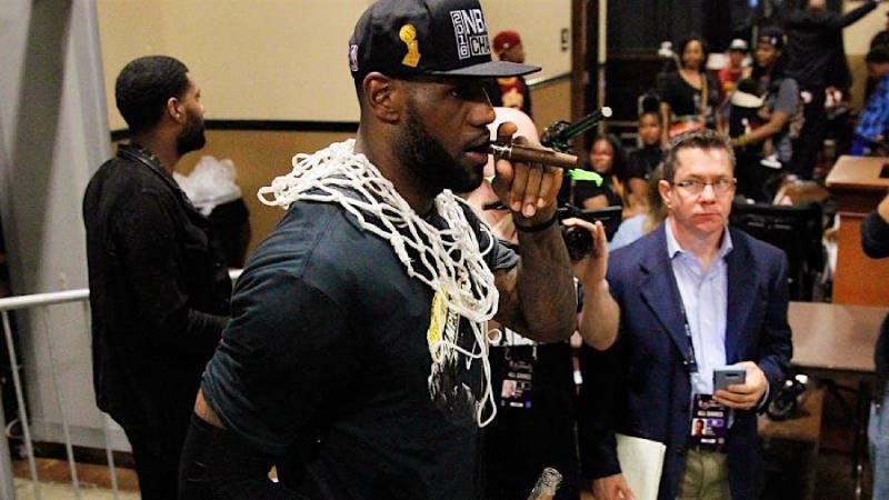 LeBron James cigar, Zlatan Ibrahimovic cigar, Pep Guardiola cigar, xì gà cao cấp