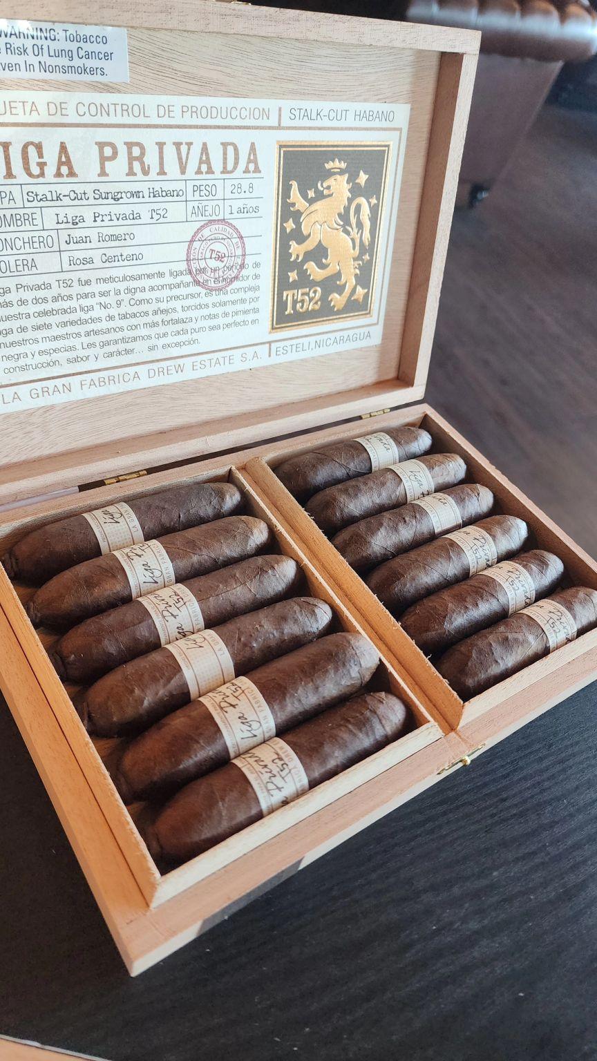 xì gà cao cấp, xì gà chính hãng, xì gà heo bay, xì gà Liga Privada Flying Pig