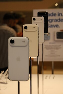 iPhone Air và 'vấn đề đứa con giữa' muôn thuở của Apple