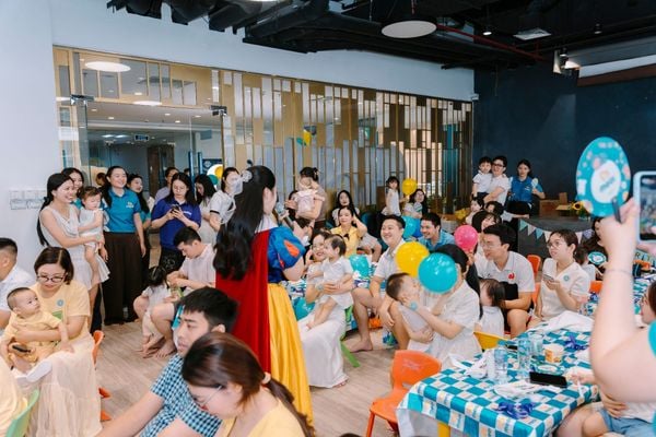 Trải nghiệm làm túi handmade in dấu tay gia đình đầy ý nghĩa tại workshop