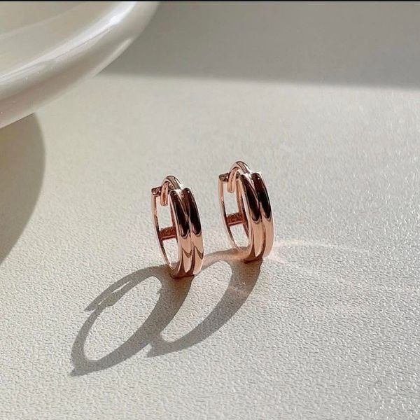 Bông tai cho người mặt dài khoen tròn xen kẽ vàng hồng cực trendy tại Gix