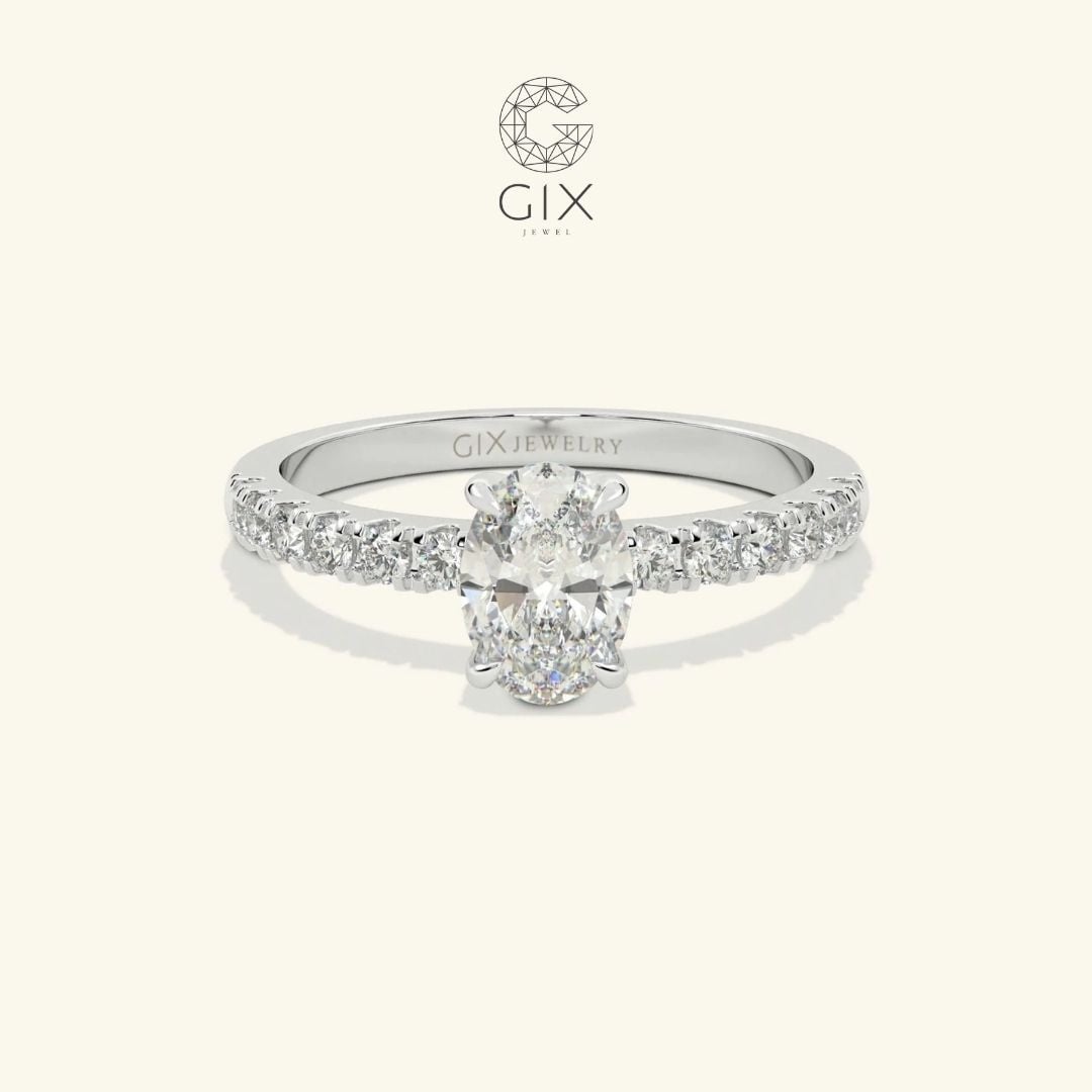 Giác cắt bầu dục Oval tạo hiệu ứng thị giác giúp ngón tay thon thả hơn.