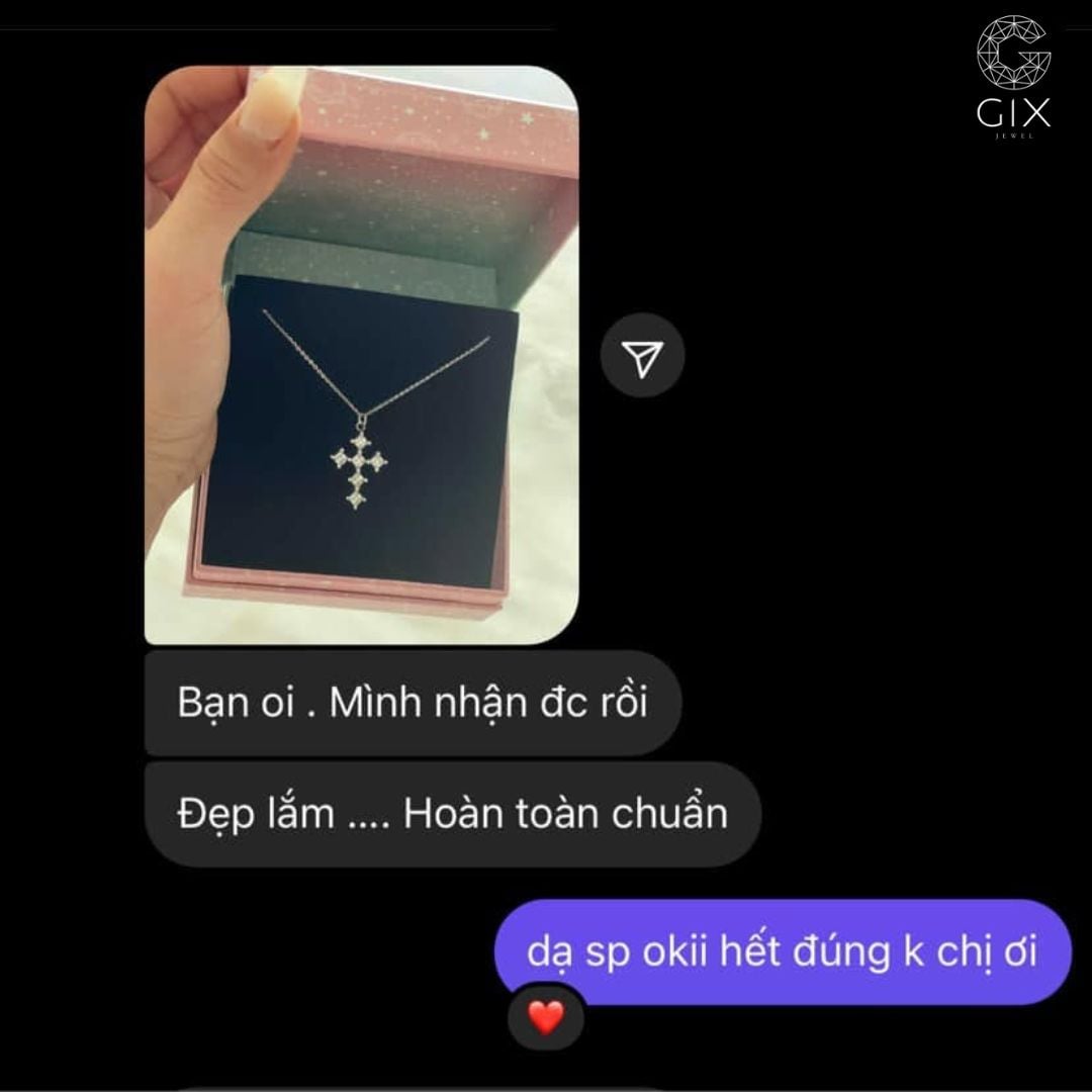 Hộp quà đóng gói tinh tế và feedback hài lòng từ khách mua hàng