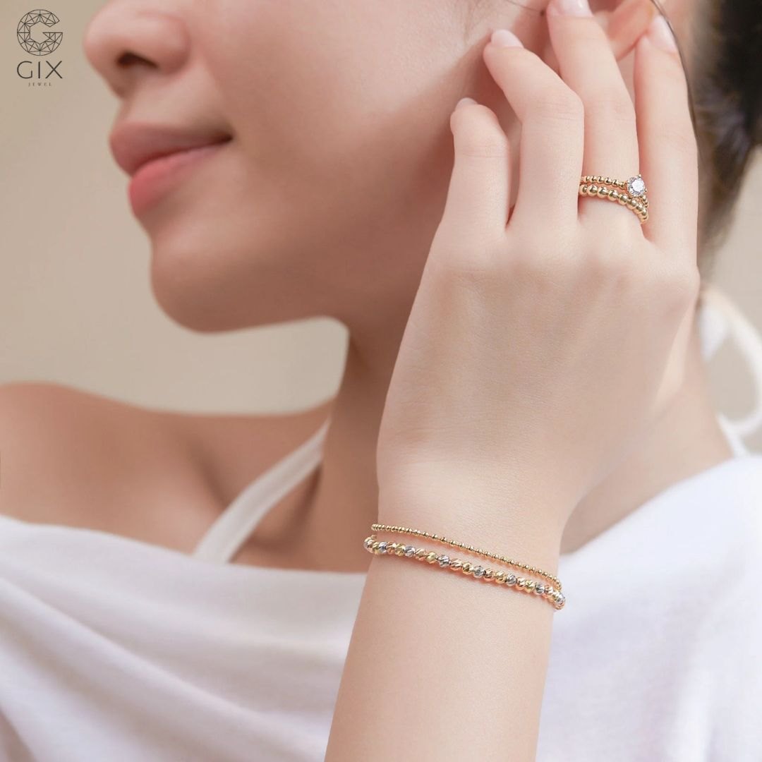Mẫu lắc tay vàng trắng bi tròn trẻ trung, nhẹ nhàng và dễ đeo hằng ngày