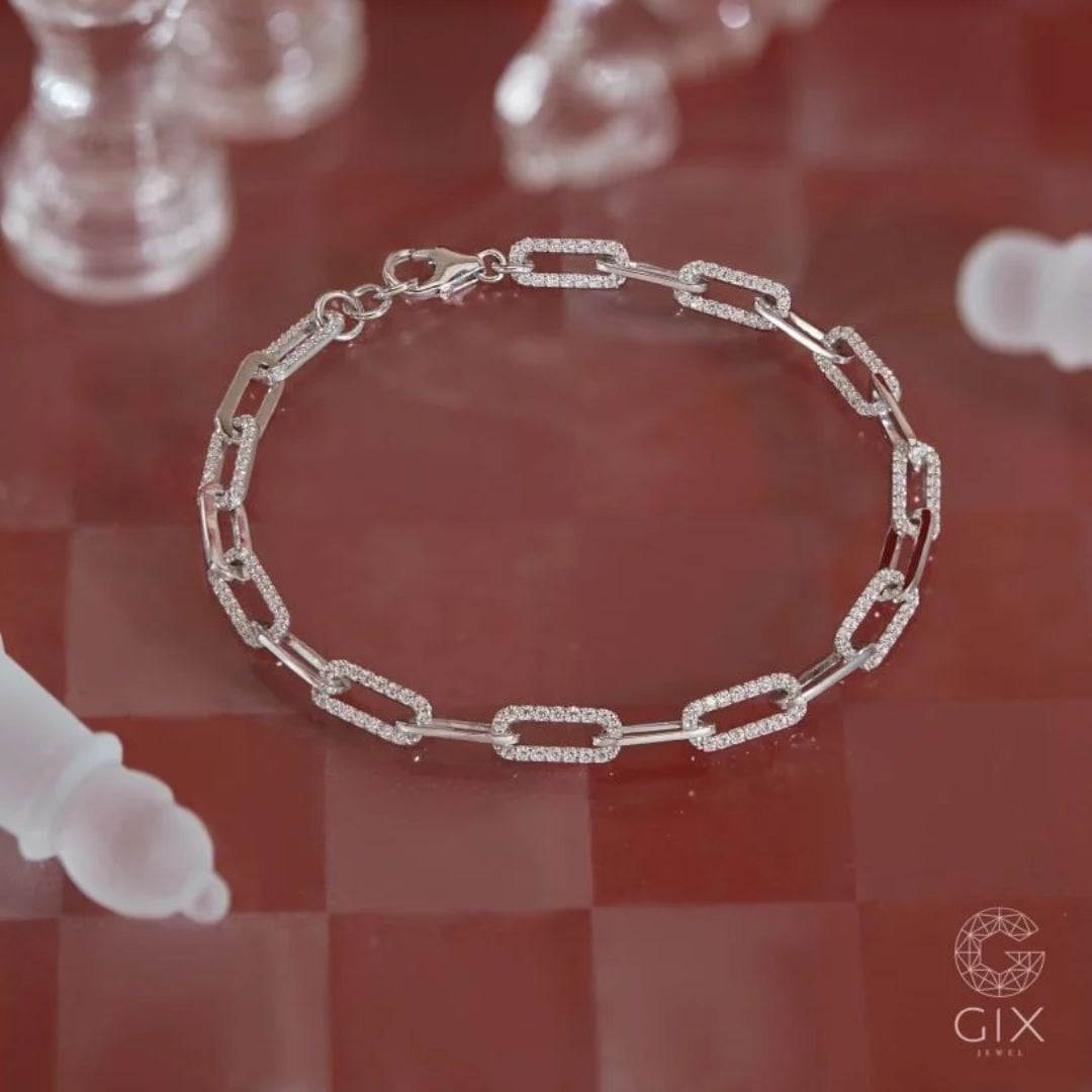 Mẫu lắc tay móc xích đính đá, thanh thoát và trẻ trung
