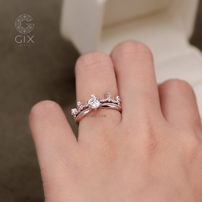 (Nhẫn Royal thiết kế riêng theo ý tưởng, tùy chỉnh từ đá chủ đến chi tiết khắc)