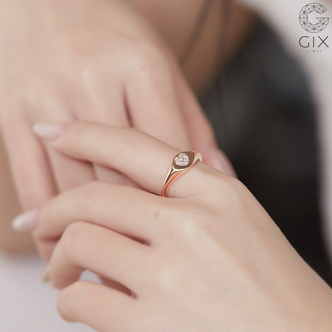 Nhẫn signet hình trái tim