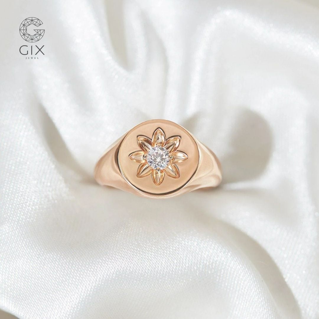 Nhẫn signet họa tiết đính đá