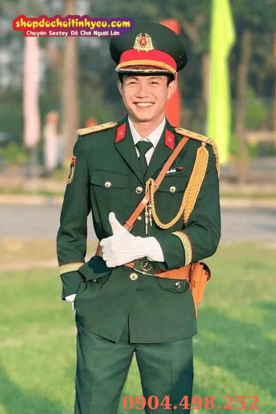 Nhan sắc trai quân nhân