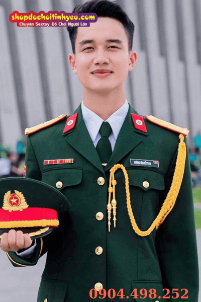 Trai đẹp Việt: nụ cười sáng và vóc dáng cân đối