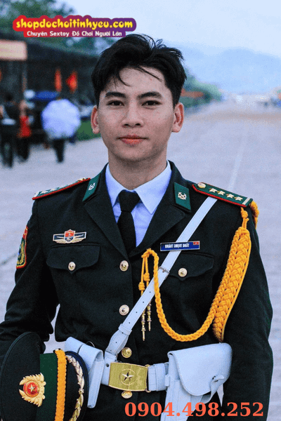 Anh chàng quân nhân Việt nam