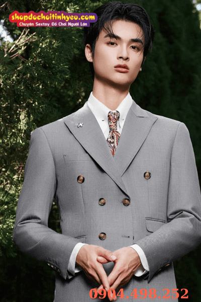 Người đàn ông mạnh mẽ