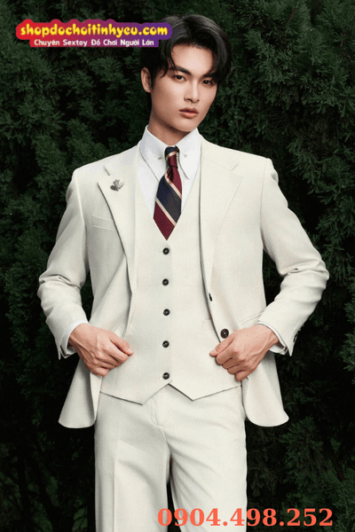 Đàn ông diện vest