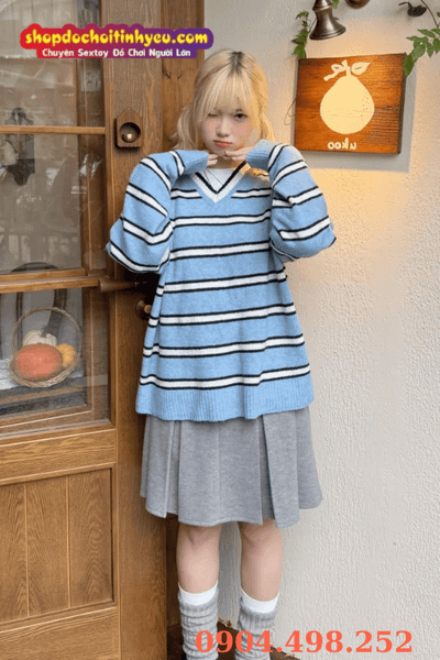 Con trai mặc váy ngắn