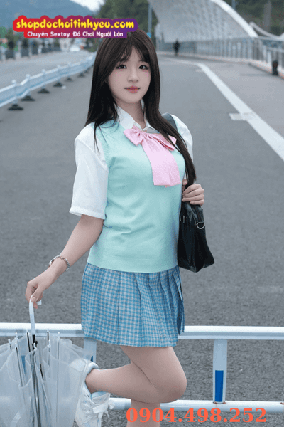 Gái mặc váy ngắn