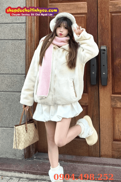 Xem gái xinh mặc váy ngắn