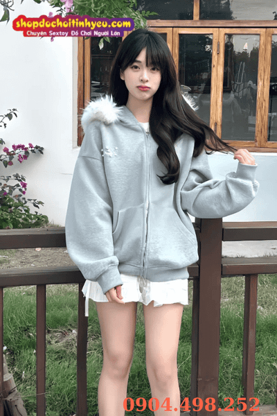 Cô gái dáng casual