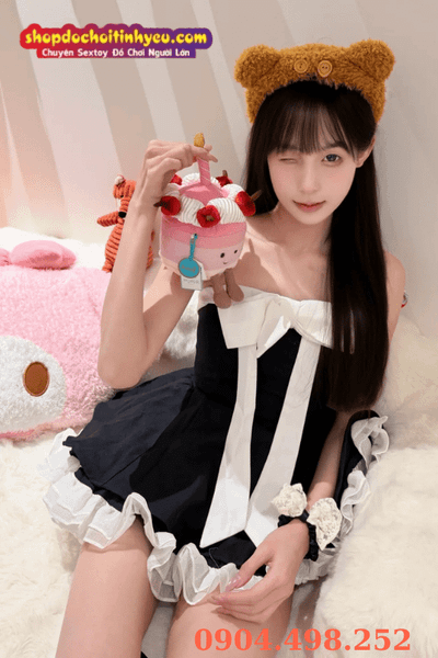 Nữ diện váy xếp