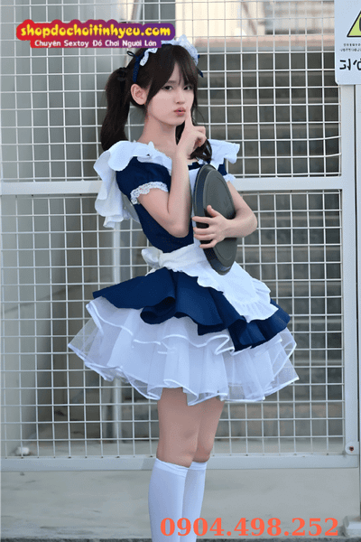 Gái đẹp váy ôm nhẹ