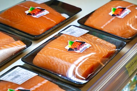 Mua Cá Hồi Nhập Khẩu: Lưu Ý Khi Chọn Hàng Tươi Tại Annaseafresh