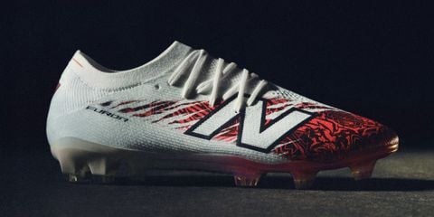New Balance ra mắt Furon v8 “7egacy” - Giày signature mới của Bukayo Saka