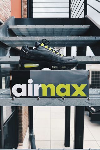 Hirofumi Kojima chia sẻ về đôi Nike Air Max 95 “Harajuku” độc quyền của atmos