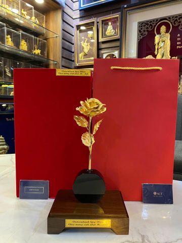 Hoa Hồng Dát Vàng – Biểu tượng yêu bền lâu, quà tặng 20/10 cao cấp ACTGOLD