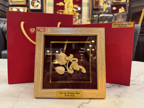 Tặng Gì Vào Dịp Lễ? Khám Phá Những Món Quà Cá Nhân Hóa Sang Trọng Nhất 2025