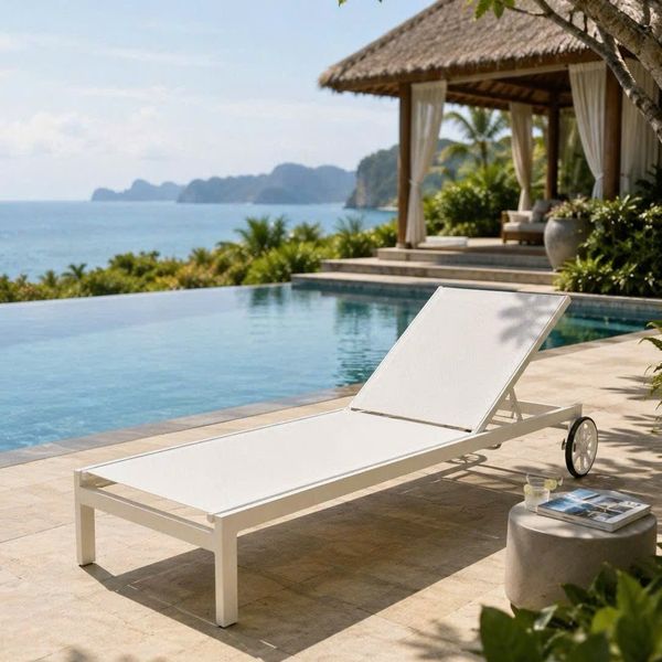 Ghế hồ bơi có bánh xe