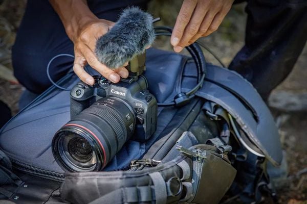 Canon EOS R6 Mark II chính hãng giá tốt tại Máy Ảnh City quay 4K chụp ảnh sắc nét