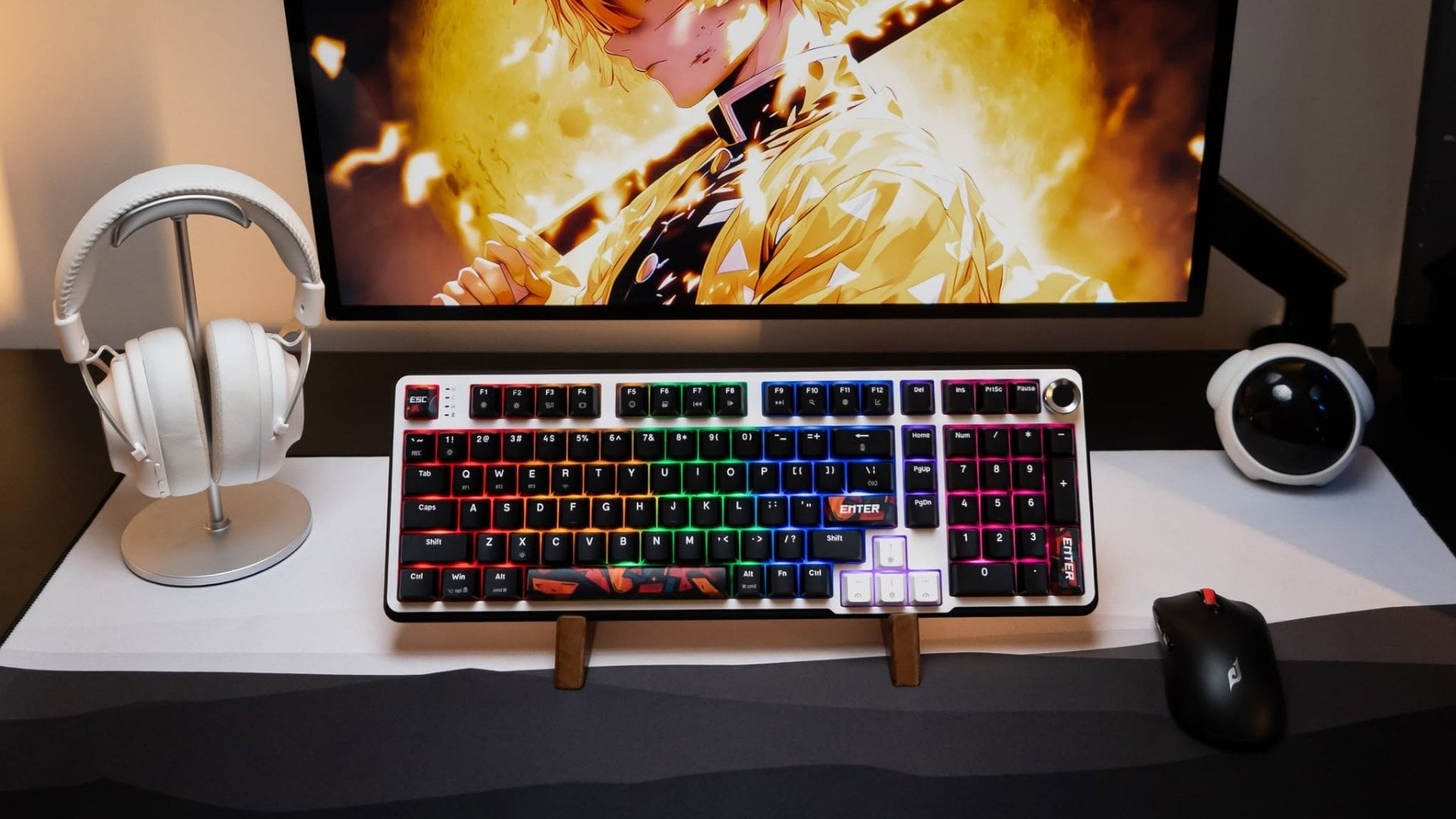 E-Dra EK398S cho thấy rõ thiên hướng thẩm mỹ trẻ và năng động nhờ phần đèn nền RGB nhiều vùng màu