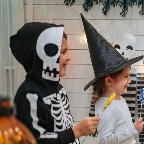 Hướng Dẫn Làm Trang Phục Halloween Bằng Giấy Cho Bé