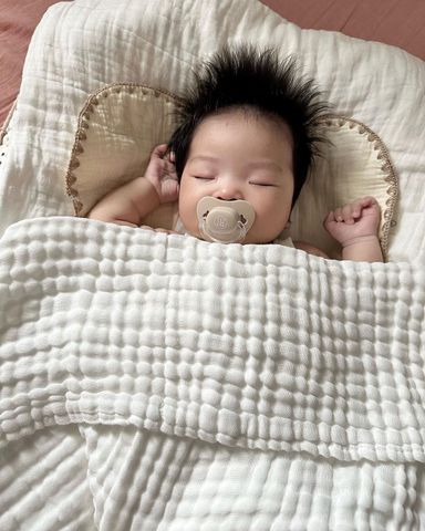 DA BÉ KHÔNG CHỈ MỎNG MANH, MÀ CÒN “KHÁT NƯỚC” HƠN NGƯỜI LỚN