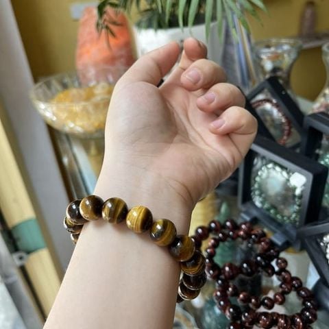 Sinh năm 1999 mệnh gì? Kỷ Mão hợp màu gì, hướng nào