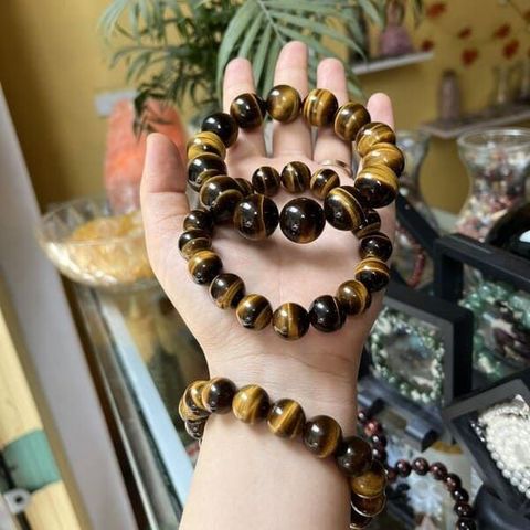 Vòng Đá Mắt Hổ Đeo Tay Nào? Hướng Dẫn Đeo Chuẩn Phong Thuỷ