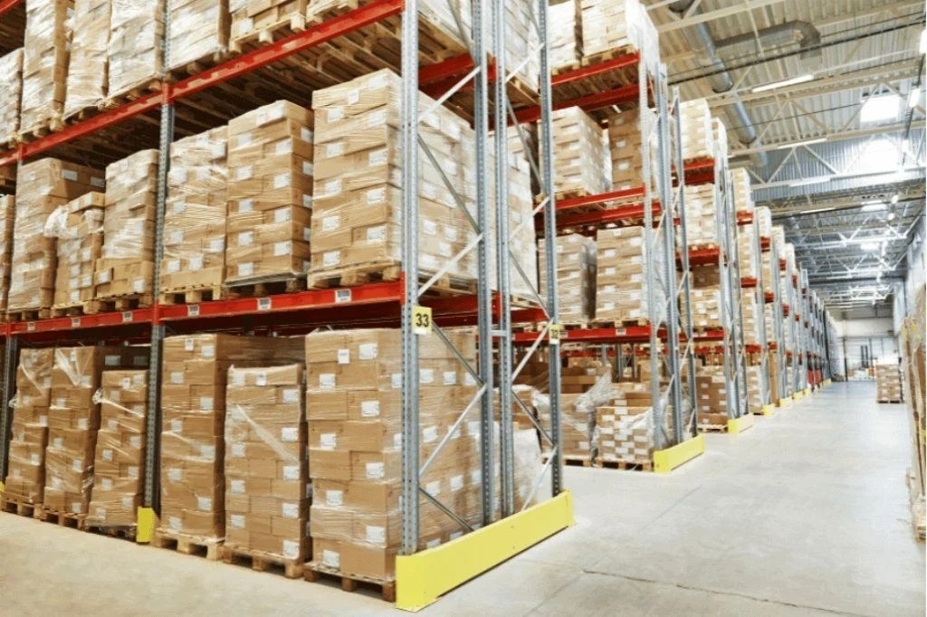 Kho CFS xử lý các đơn hàng lẻ cho chủ kinh doanh