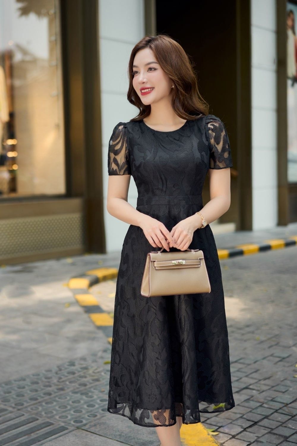 Mẫu đầm dài qua gối cho tuổi trung niên