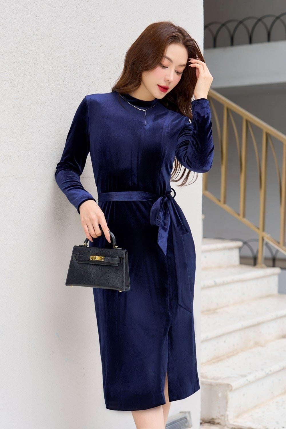 Mẫu đầm dài qua gối cho tuổi trung niên