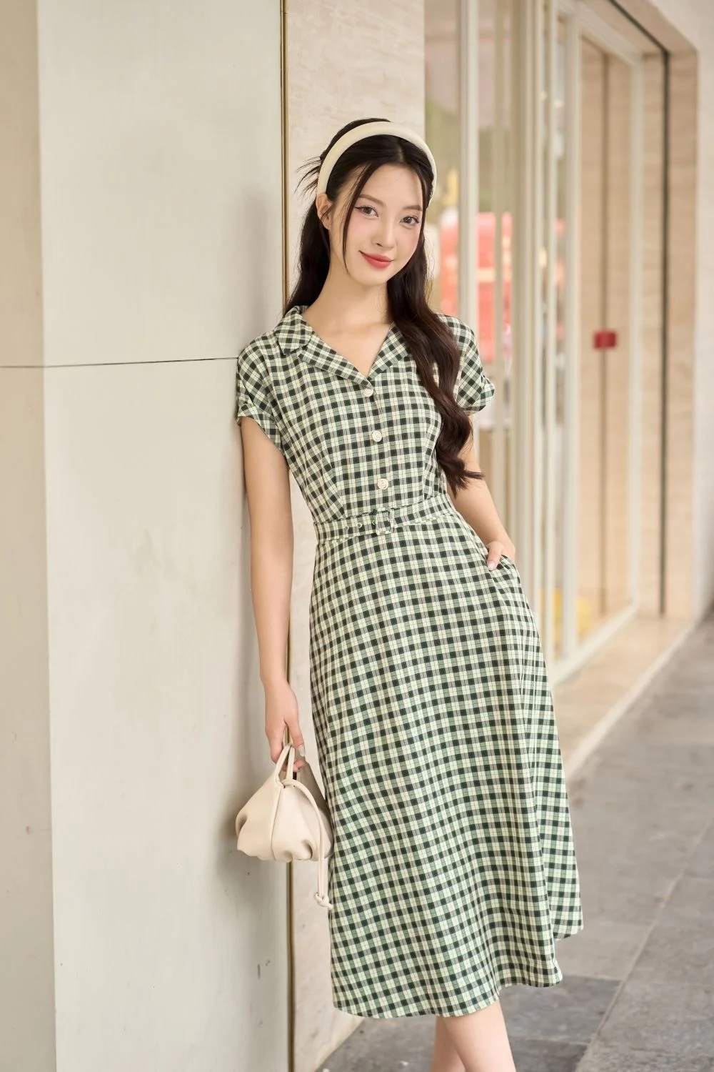 Mẫu đầm dài qua gối cho tuổi trung niên