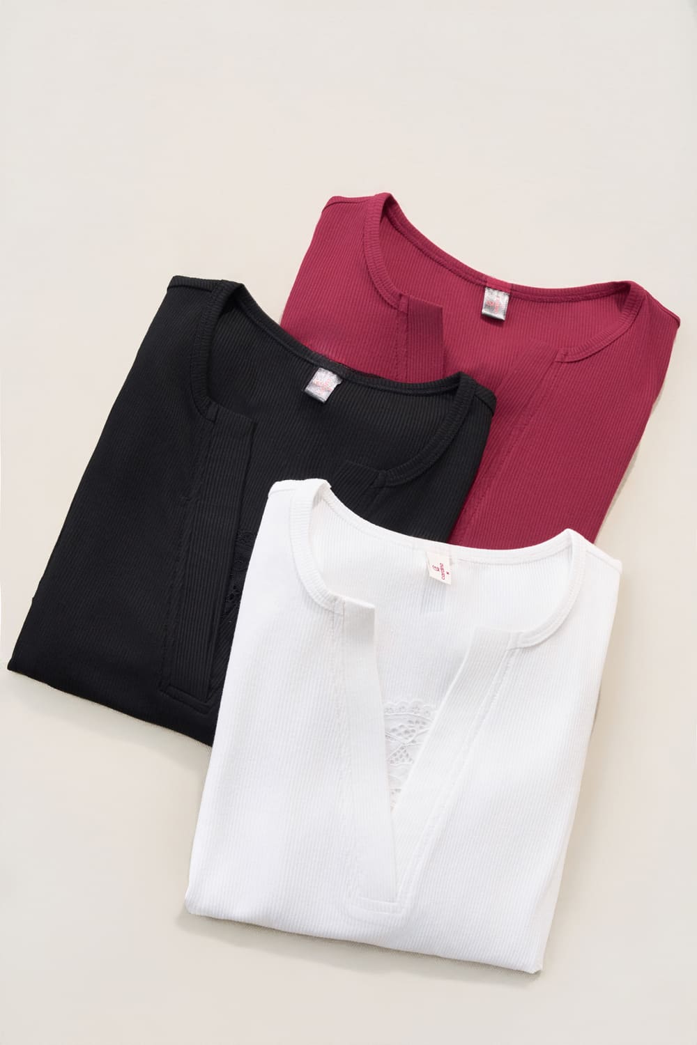 Áo giữ nhiệt nữ vải tăm cotton dài tay dáng cổ chữ V phối ren