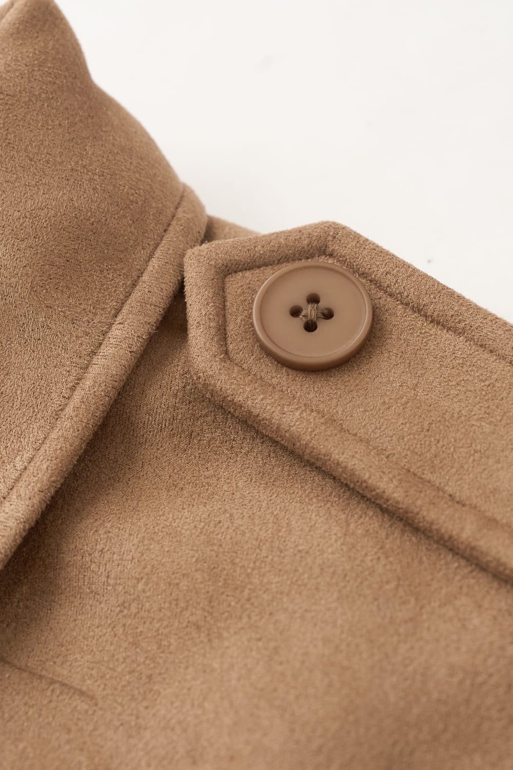 Áo khoác dáng ngắn gấu bom phối tay lật