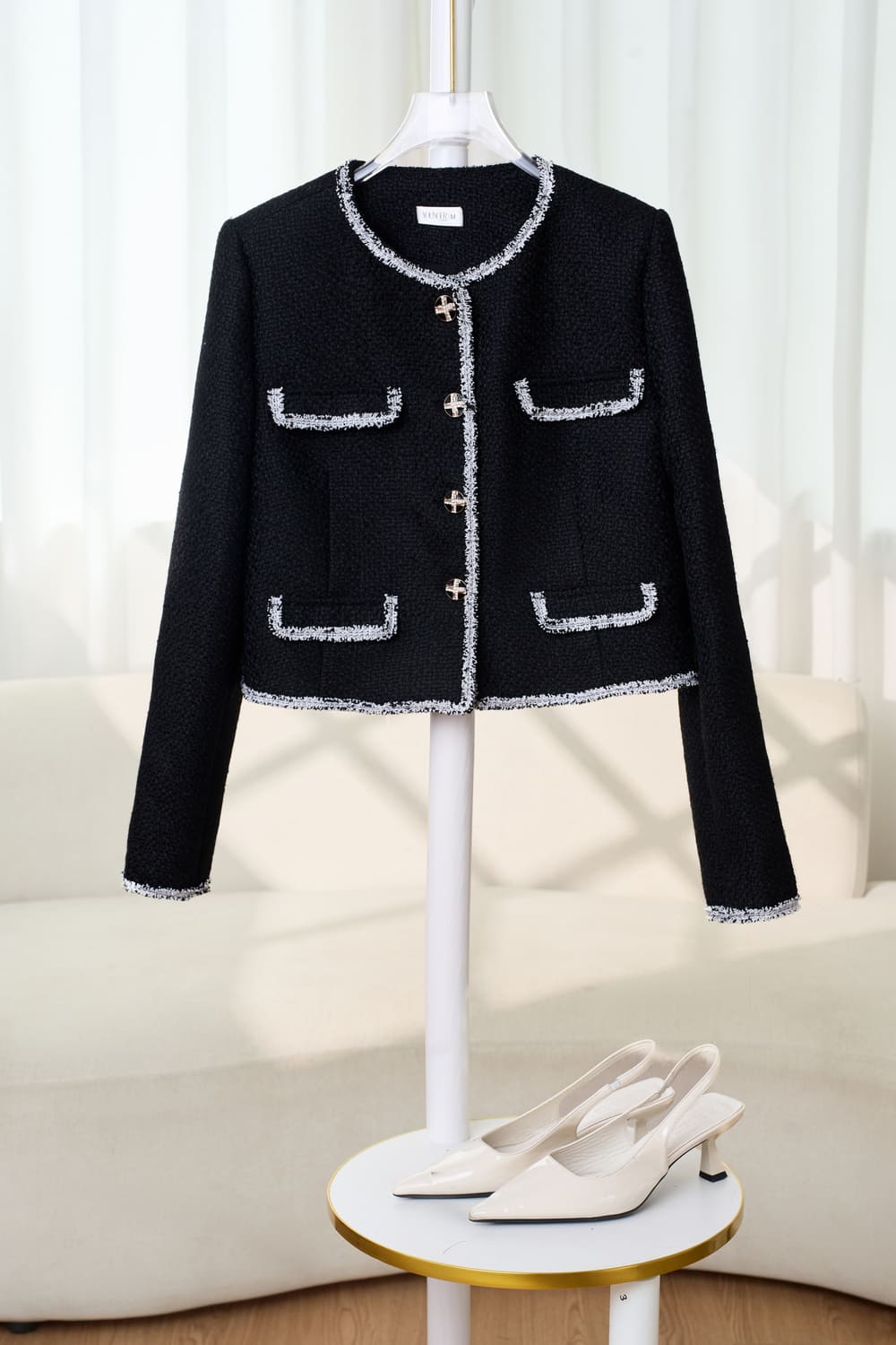 Áo khoác nữ Younger vải dạ tweed dáng ngắn cổ tròn phối viền