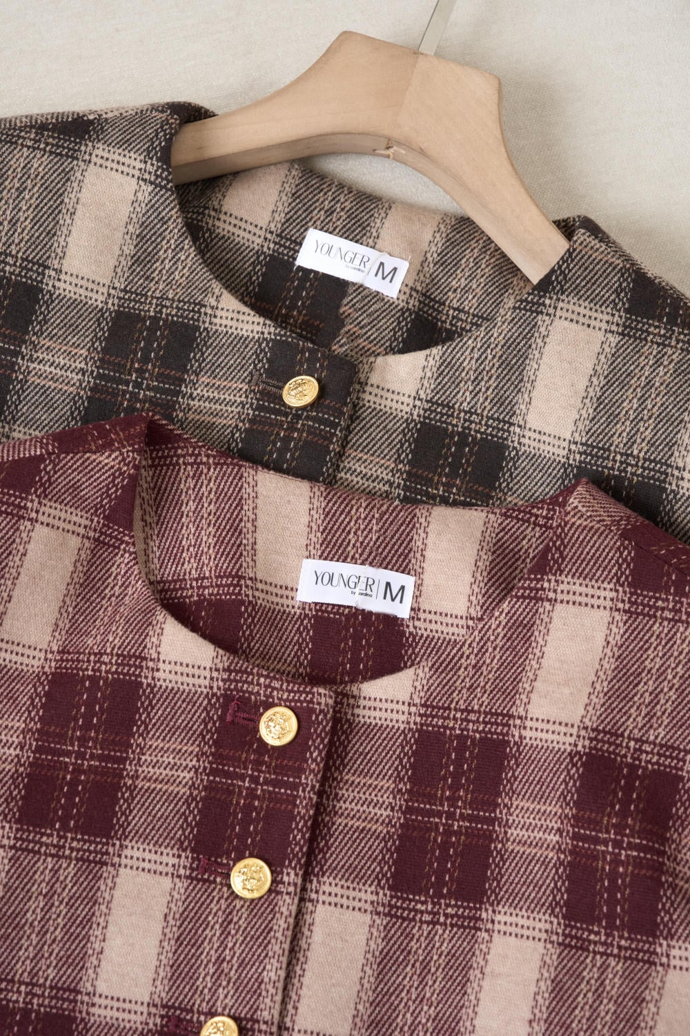 Áo khoác dạ vải kẻ dáng ngắn cổ tròn có nắp túi