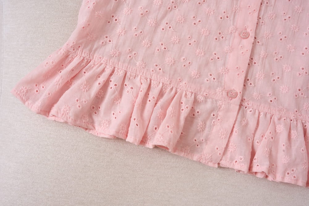 Áo thô thêu tay cộc cổ V gấu Peplum
