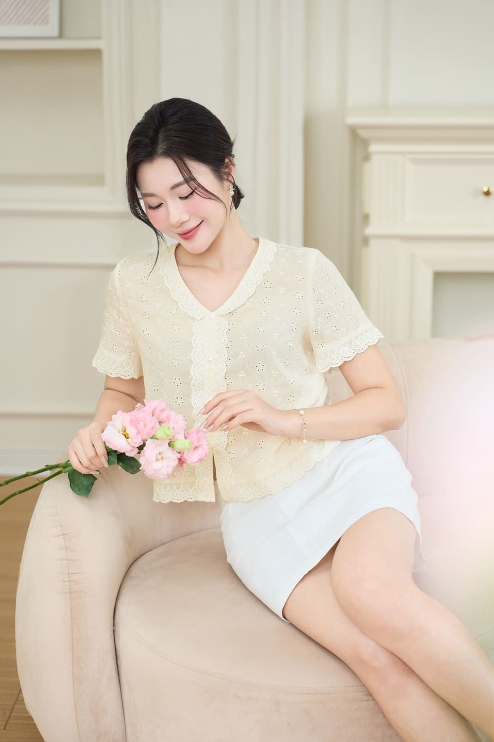 Áo kiểu cổ lá sen