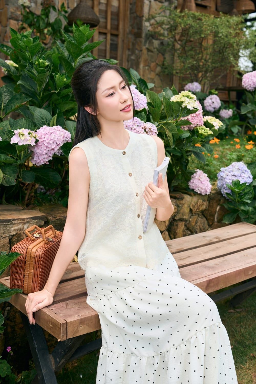 Áo kiểu cổ tròn