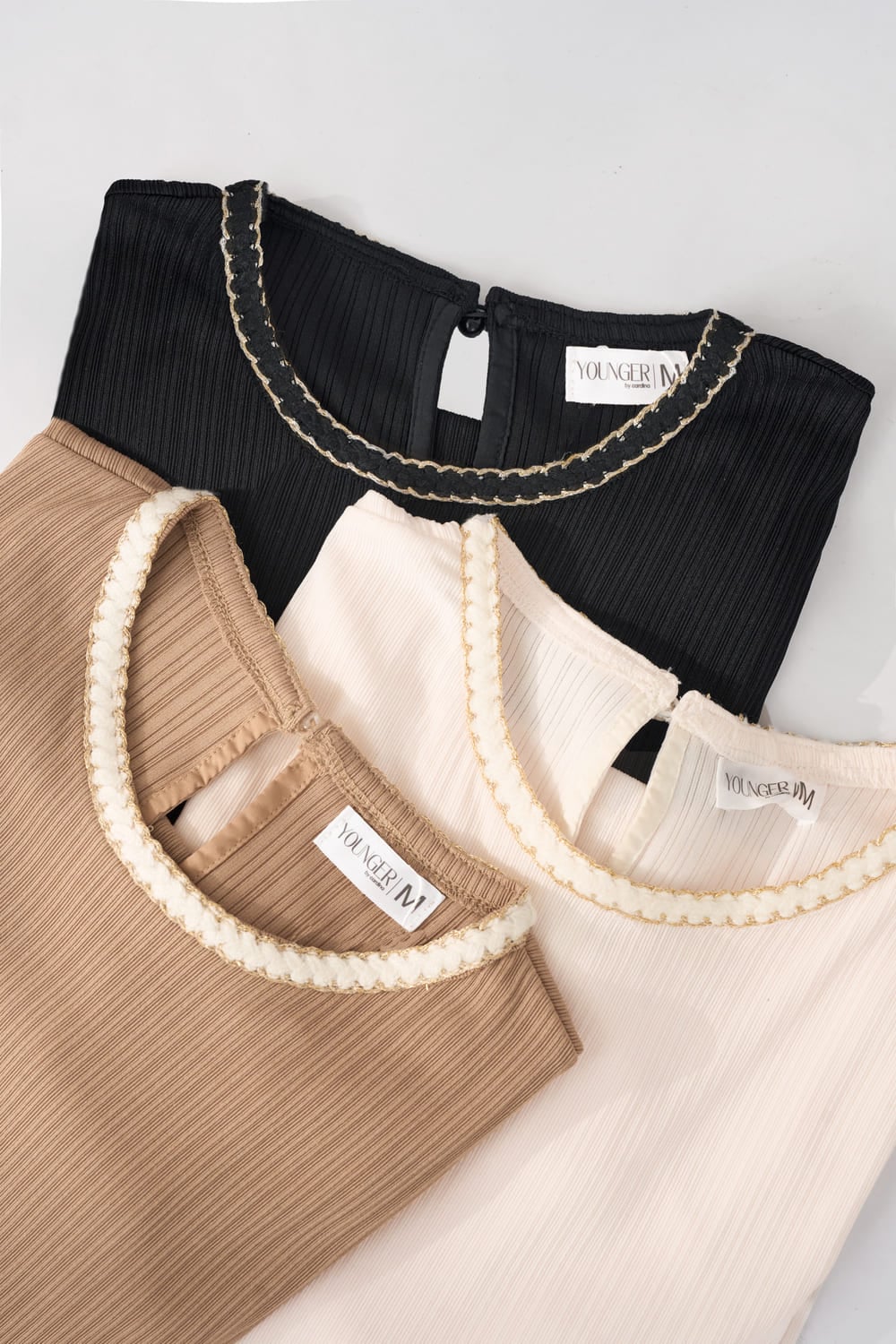 Áo len gân nữ Cardina tay lỡ cổ tròn phối dây trang trí