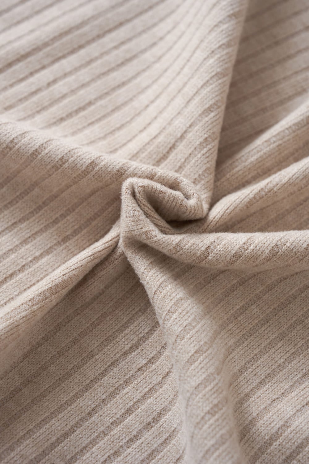 Áo kiểu Cardina Dòng Basic Vải Nỉ lông cừu dài tay cổ tim phối ren